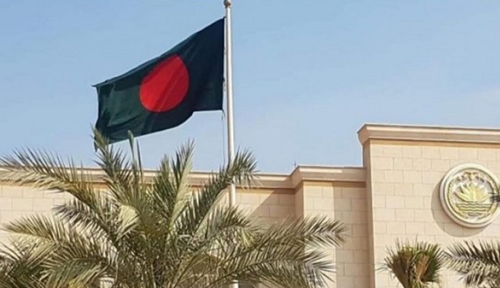 মধ্যপ্রাচ্যে ছয় দেশে বাংলাদেশিদের জন্য সতর্কবার্তা, জরুরি হটলাইন চালু