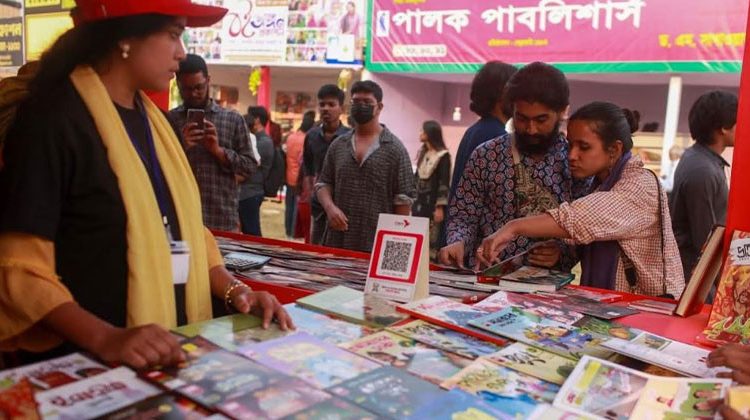 অনিশ্চয়তা কাটিয়ে শুরু হলো একুশে বইমেলা ২০২৬