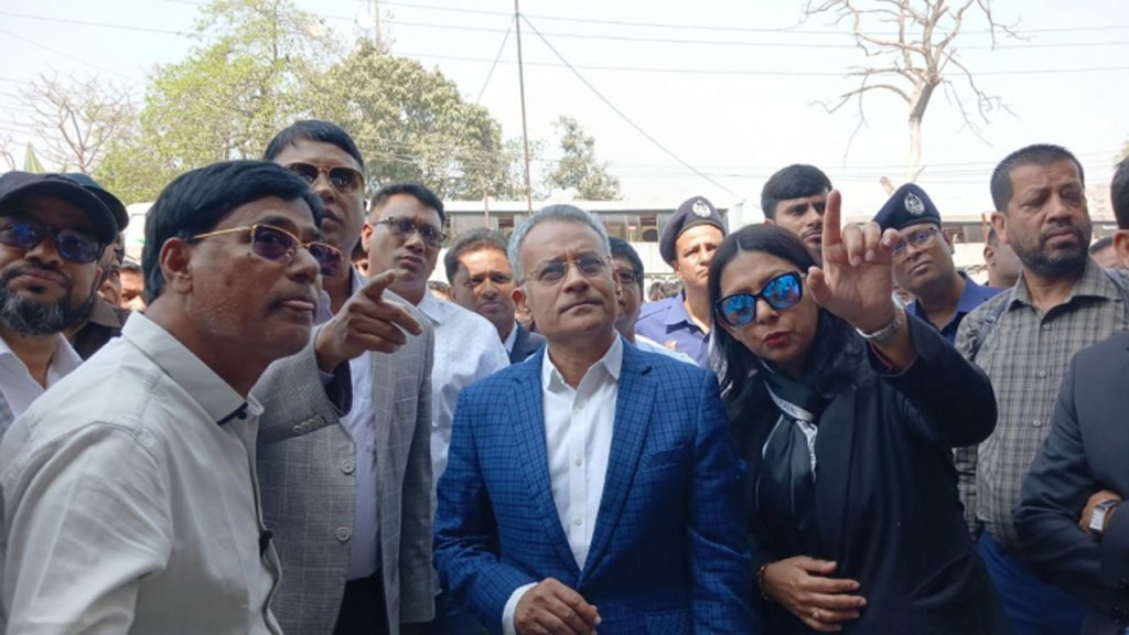 ঈদে ভাড়া বাড়ালে কঠোর ব্যবস্থা : সেতুমন্ত্রী