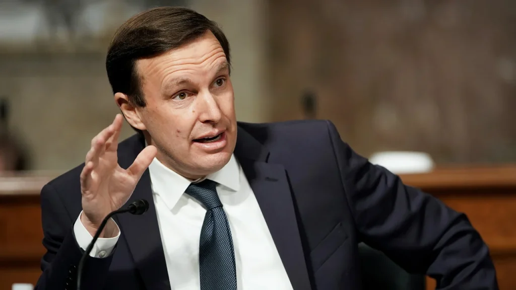 মার্কিন জনগণকে অবজ্ঞা করছেন ট্রাম্প: ডেমোক্র্যাট সিনেটর