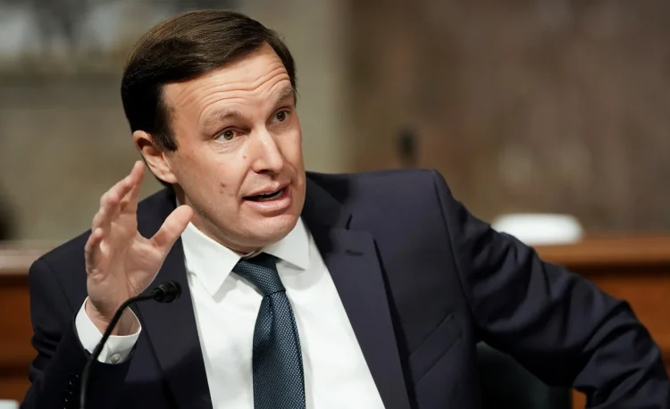 মার্কিন জনগণকে অবজ্ঞা করছেন ট্রাম্প: ডেমোক্র্যাট সিনেটর