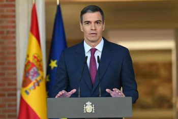 কাগজপত্র সংকটে বৈধতার সুযোগ হাতছাড়া হওয়ার আশঙ্কা, উদ্বেগে বাংলাদেশিরা