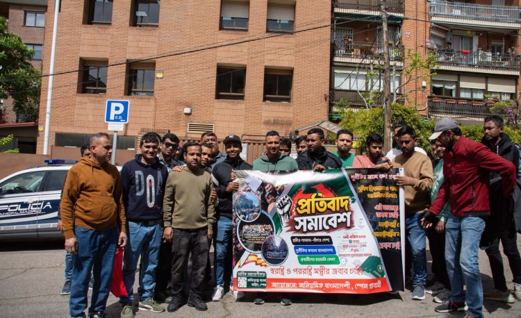 প্রশাসনিক জটিলতায় অনিশ্চয়তায় ২০ হাজার প্রবাসী বাংলাদেশির ভবিষ্যৎ